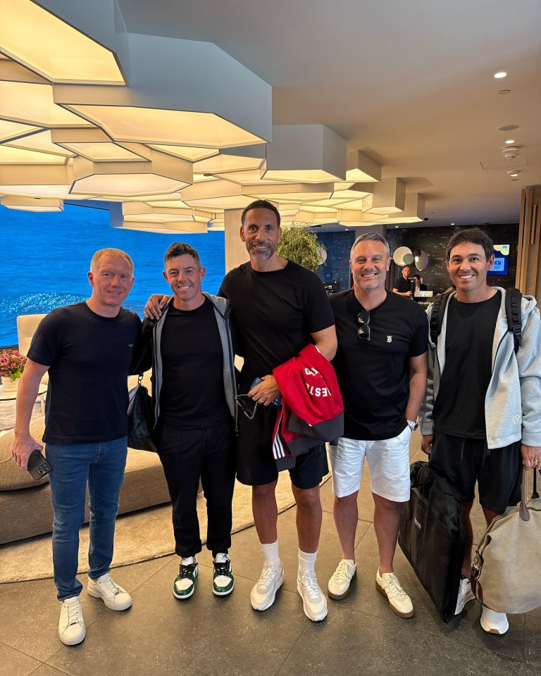 Paul Scholes, Rory McIlroy, Rio Ferdinand, and Darren Fletcher posing for a photo.