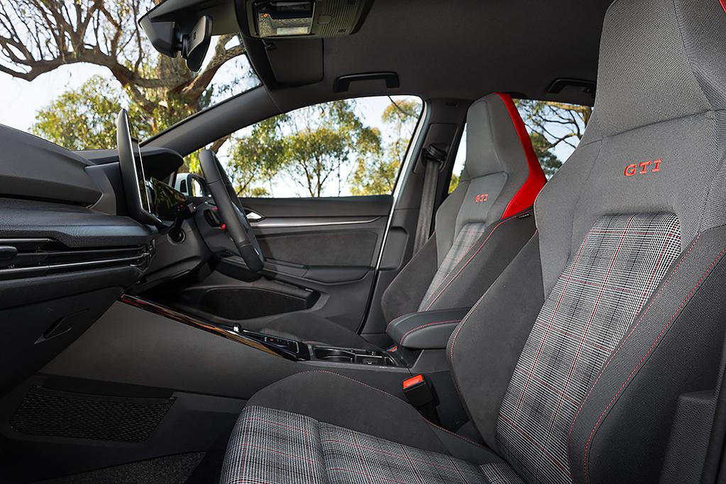 vw golf gti pure white 13