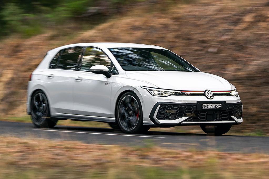 vw golf gti pure white 25