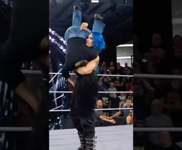 Stephanie Vaquer wasn’t expecting that from Giulia 😳 #WWENXT