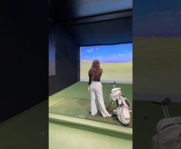 The season for winter sim golf ☃️ #golf #golfday #golfer #golfswing #golfgirls #vlog