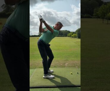 Stop lifting your arms up in your backswing #golfswing #golfdrills #golftechnique #golfswingtips