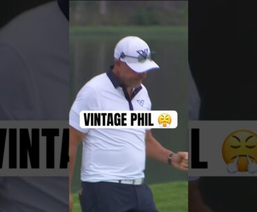 PHIL MICKELSON FROM 40 FEET OUT 😤 #golf #LIVGolf #philmickelson