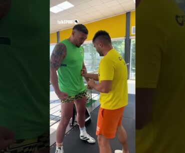Oleksandr Usyk shows off hilarious 'low blow' training for Daniel Dubois rematch 😂