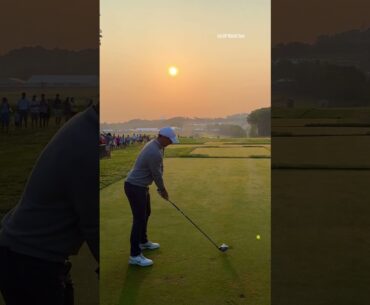 Rory McIlroy bombing a drive in the early morning at Oakmont 💣