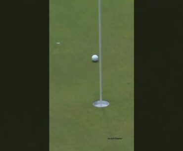 Just an incredible shot by Rickie Fowler 😮‍💨