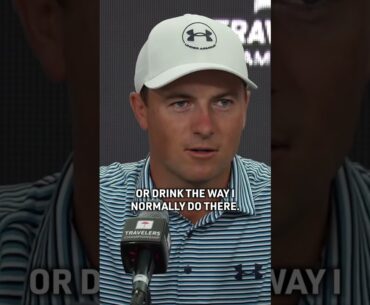Jordan Spieth enjoyed himself at Buffalo Wild Wings with beers & wings after U.S. Open Sunday #golf