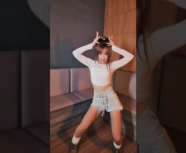 CHUNG HA청하 - 'STRESS' dance cover #chungha #stress #청하 #kpop #liz #dance @CHUNGHA__Official