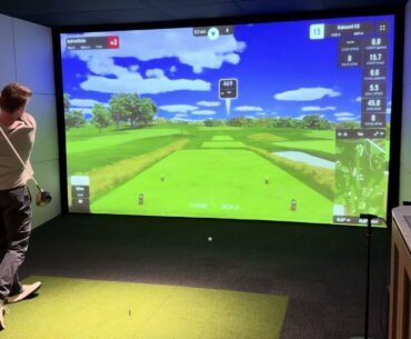 The Back 9 at Oakmont Country Club on the UNEEKOR EYEXO! SIM GOLF