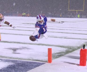 Cooper pitches to Josh Allen for Bills' improvised hook-and-ladder TD