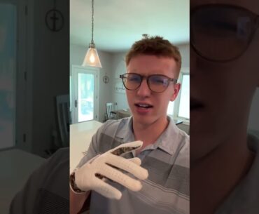 Stop rocking boring golf gloves