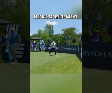 New angle of Brooks Koepka destroying LIV Golf tee marker. (via @juanchieskicks/IG)