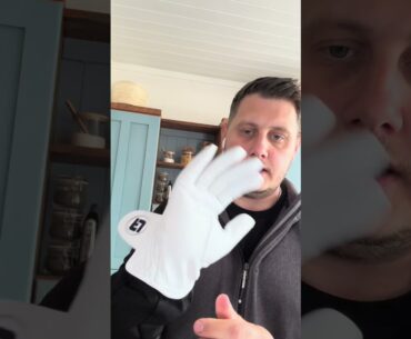 A golf glove that actual fits my sausage fingers!! Game changer.#golftok #golfglove #golfhack
