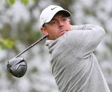 Rory McIlroy slumps to slow start with new golf clubs