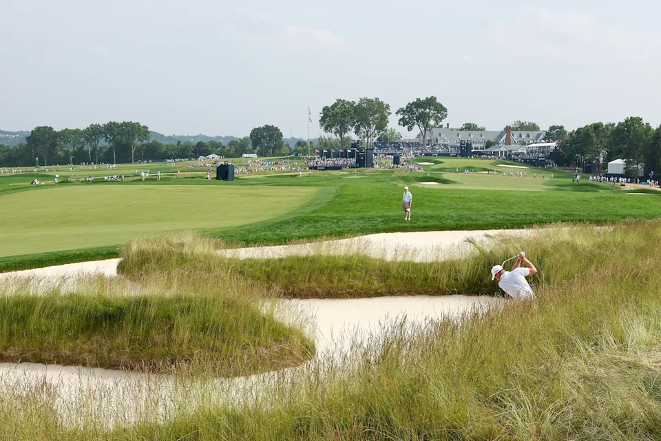 Jacuqes Kruyswijk plays a shot from a bunker on the 15th hole during the second round of the 2025 U.S. Open at Oakmont Country Club.
