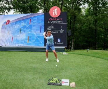 Auburn's Hugh Freeze plays most golf among SEC football coaches, during recruiting season