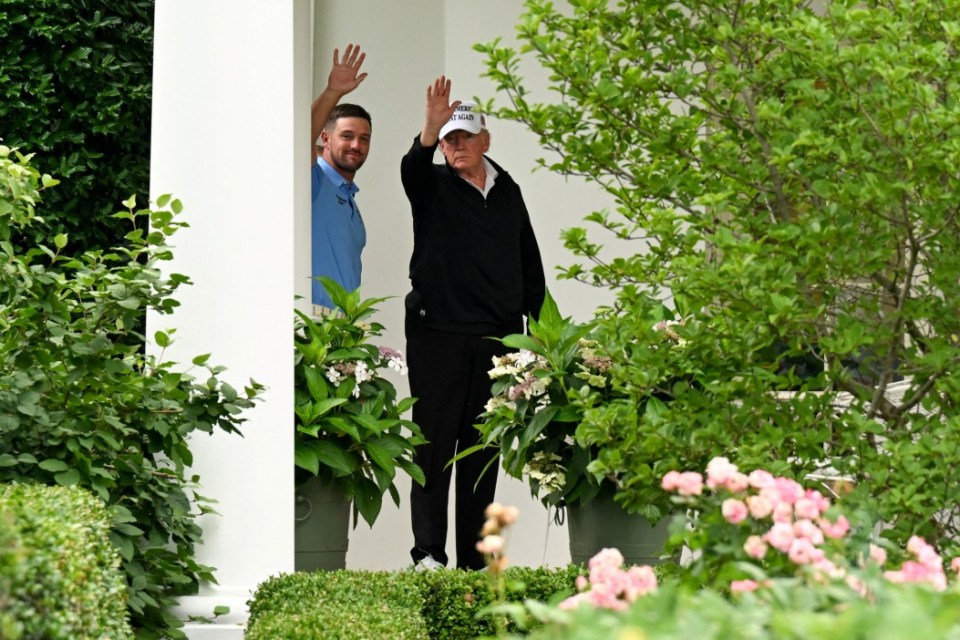 U.S. President Donald Trump arrives at the White House from Trump National Golf Club with professional golfer Bryson DeChambeau in Washington, D.C., U.S., June 1, 2025. REUTERS/Annabelle Gordon