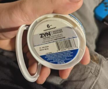 For golfers who use Zyn, there is a spot for your dead's in the bottom.