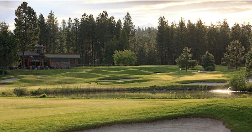  The championship course at Kimberley’s Bootleg Gap, which also has a cool 9-hole executive course, has two distinct sections.