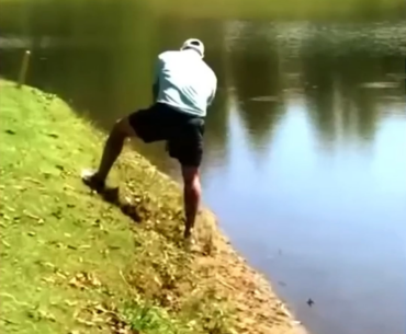 Is this shot even legal? How would it be scored?
