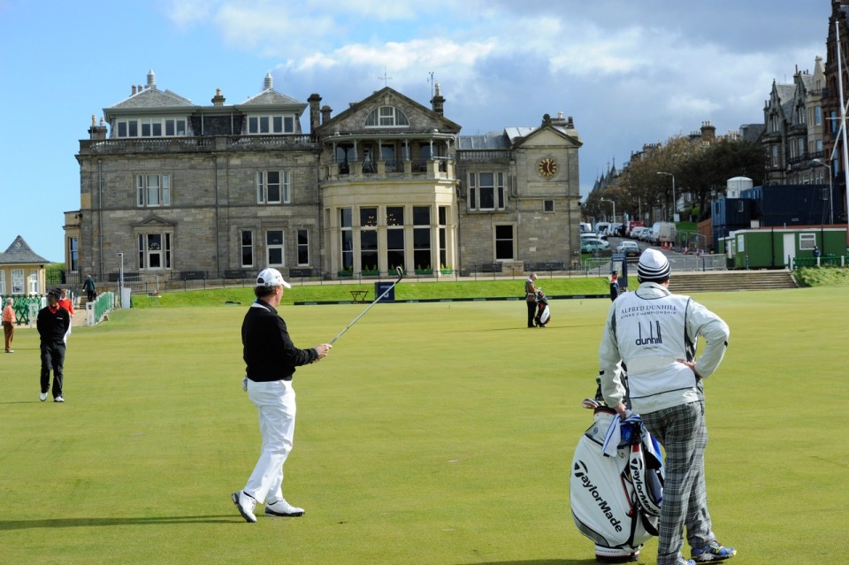 Enjoy a day improving your game on the world-famous St Andrews course