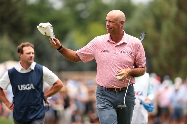 Stewart Cink of the United States acknowledges fans after a putt on the 18th green during the final round of the U.S. Senior Open Championship 2025 at Broadmoor Golf Club on June 29, 2025 in Colorado Springs, Colorado