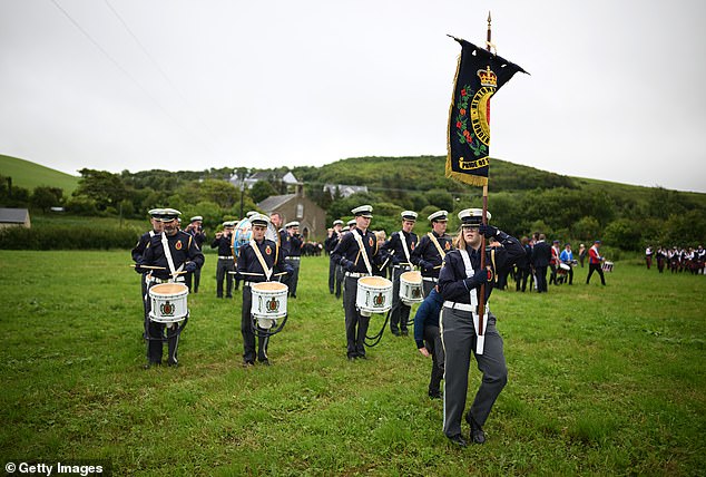 The march is set to get underway at 8:15pm, with the golf scheduled to end at around 8pm