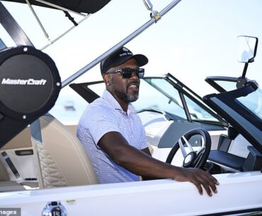 Former baseball star Jimmy Rollins won a $325,000 speedboat after a stunning hole-in-one