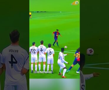 Golazo de Tiro Libre de Ronaldinho al Real Madrid #futbol #ronaldinho #shorts