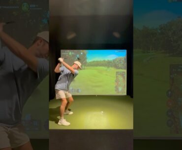 Have you ever played on a Golf Simulator before? 🤨 #golf #youtubegolf #golfsimulator #fyp