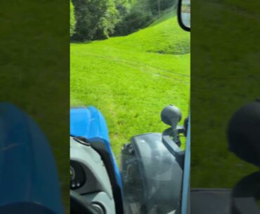 Düngen für einen schönen zweiten Schnitt!#farming #landwirtschaft #alpen
