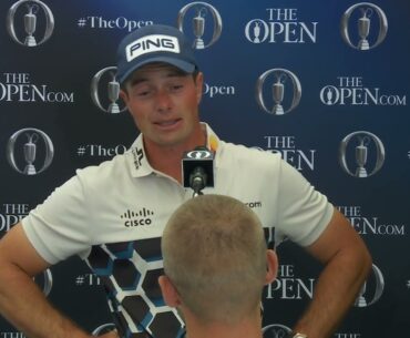 Viktor Hovland snakker med pressen etter sin tredje runde i The Open Championship