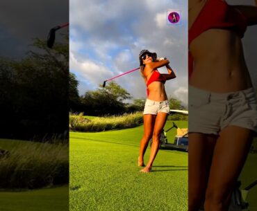 Amazing Golf Swing you need to see | Golf Girl awesome swing | Golf shorts | Maria Alvarez