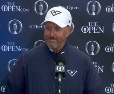 The magic shot of Phil Mickelson from the bunker