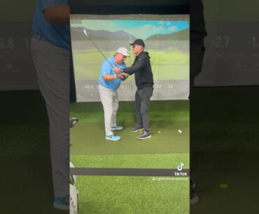 Daniel Gets a GOLF LESSON from TIGER WOODS' LEGENDARY COACH Hank Haney! (Imagen Golf Pro Tips)
