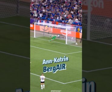 Unglaubliche Parade von Torhüterin Ann-Katrin Berger ⚽️ | Sportschau #SportschauWEURO