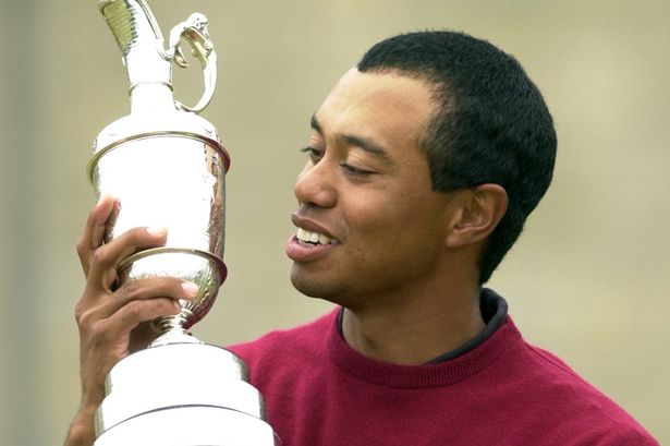 Tiger Woods with The Open Championship trophy in 2000