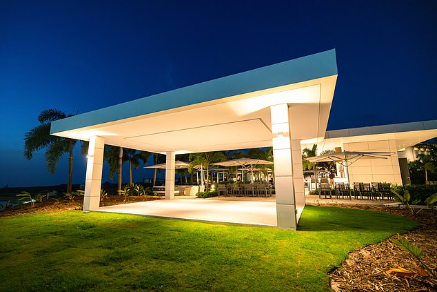And the 20th Hole restaurant provides a sensational blend of both Caribbean and international cuisines