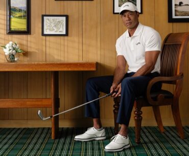 Tiger Woods, Sun Day Red, golf, shoes, sneakers, golf shoes