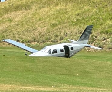 Plane makes emergency landing on golf course