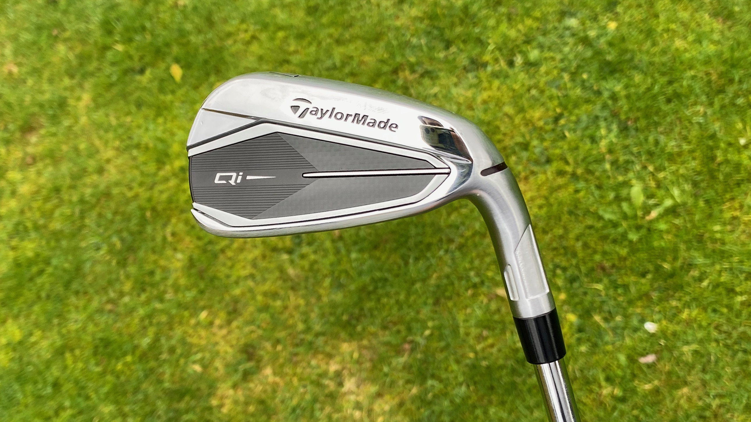 TaylorMade Qi iron