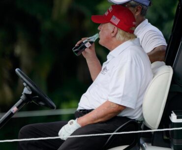 Trump says Coca-Cola will use cane sugar in its US flagship drink. The company isn’t confirming that. – The Mercury News
