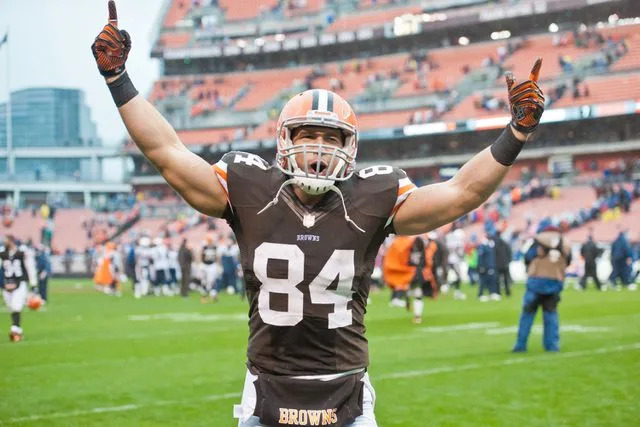  Jason Miller/Getty Tight end Jordan Cameron #84 of the Cleveland Browns celebrates after the Browns defeated the San Diego Chargers at Cleveland Browns Stadium on October 28, 2012 in Cleveland, Ohio.