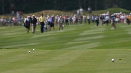 Approach shots at pro tourney