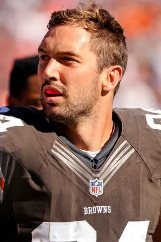  Nick Cammett/Diamond Images via Getty Tight end Jordan Cameron #84 of the Cleveland Browns walks off the field at halftime of a game against the Pittsburgh Steelers at FirstEnergy Stadium on October 12, 2014 in Cleveland, Ohio.
