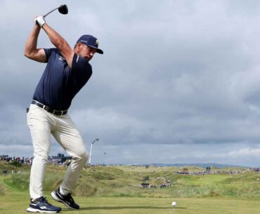 Should you be *trying* to swing the golf club hard? Read this