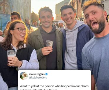 Jon Rahm is a photobomber 😂