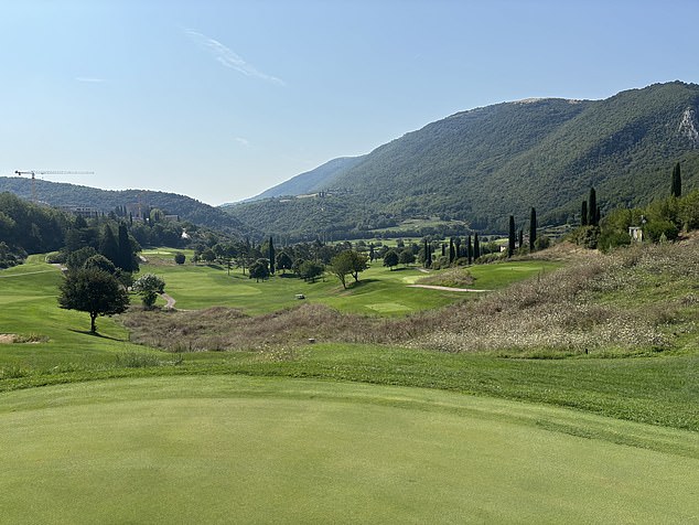 Virtually every hole on the golf course gives you reason to stop and stare