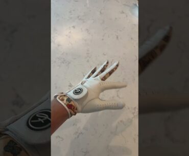 Don’t settle for a boring golf glove