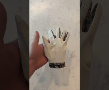 Low quality vs high quality golf glove